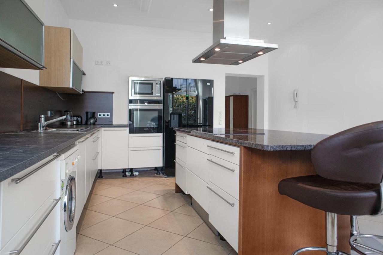 Superb 7Br Shared Apartment- Near Hauptbahnhof เวียนนา ภายนอก รูปภาพ
