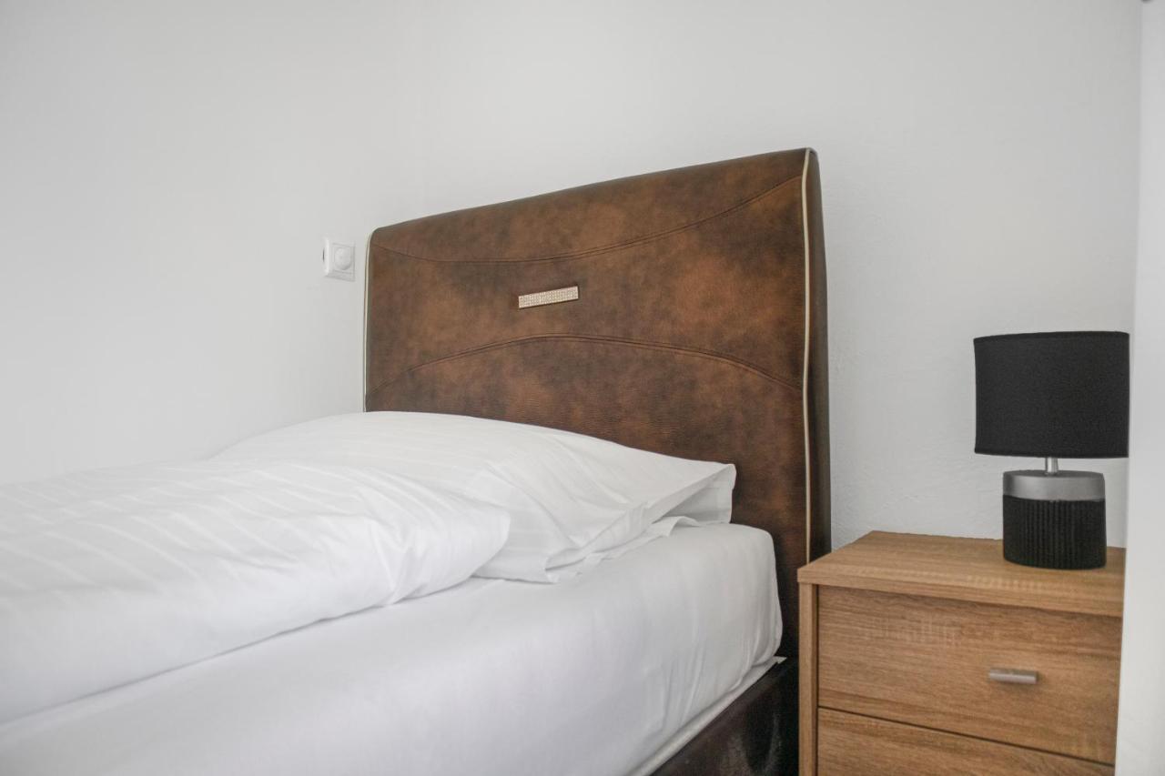 Superb 7Br Shared Apartment- Near Hauptbahnhof เวียนนา ภายนอก รูปภาพ