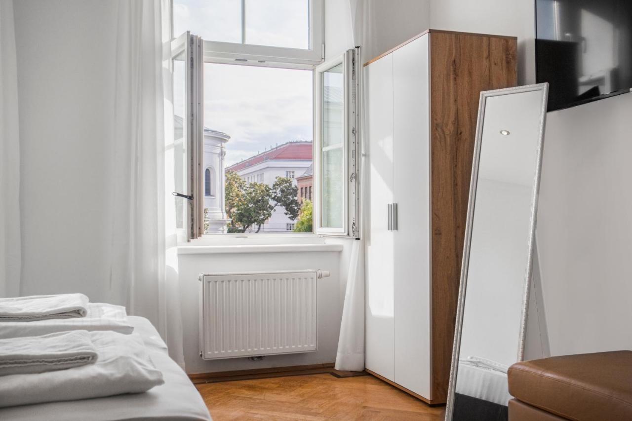 Superb 7Br Shared Apartment- Near Hauptbahnhof เวียนนา ภายนอก รูปภาพ