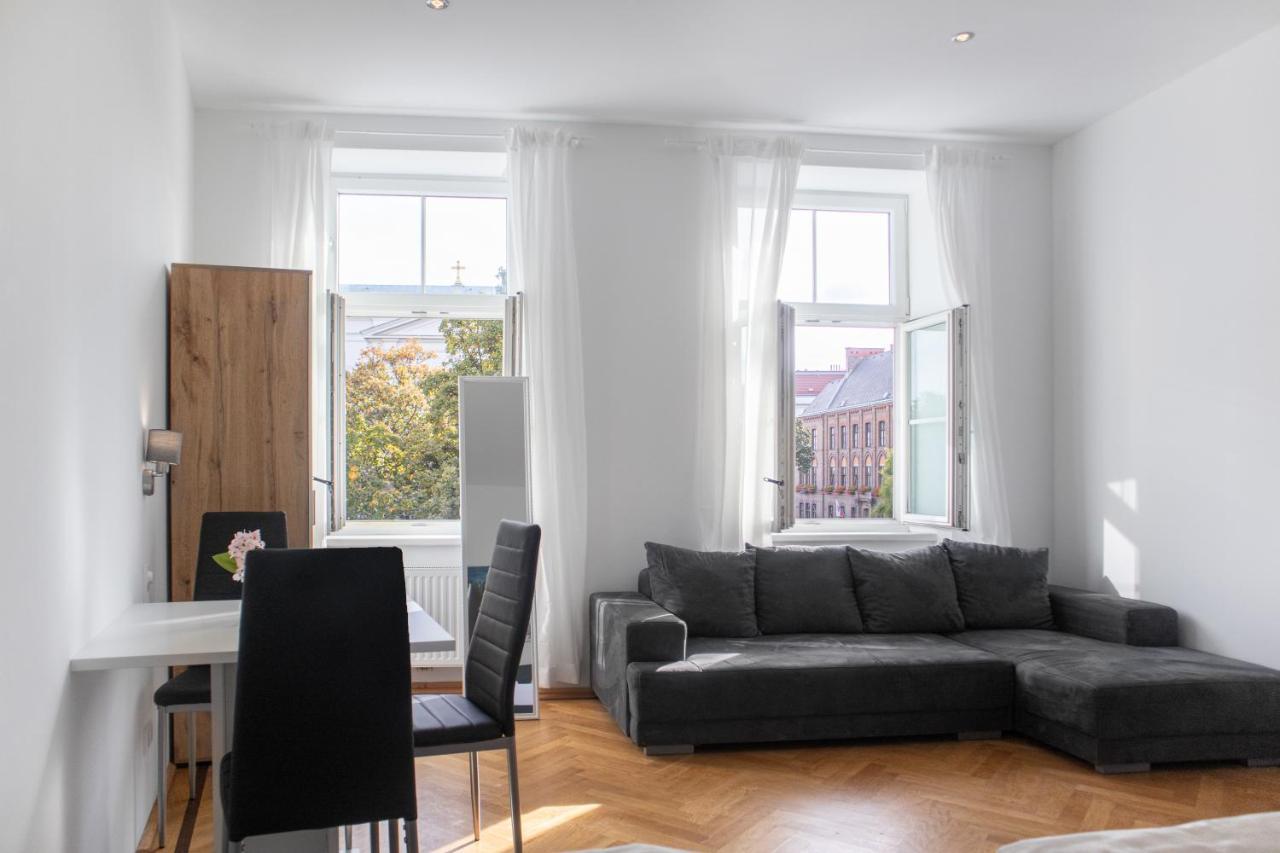 Superb 7Br Shared Apartment- Near Hauptbahnhof เวียนนา ภายนอก รูปภาพ