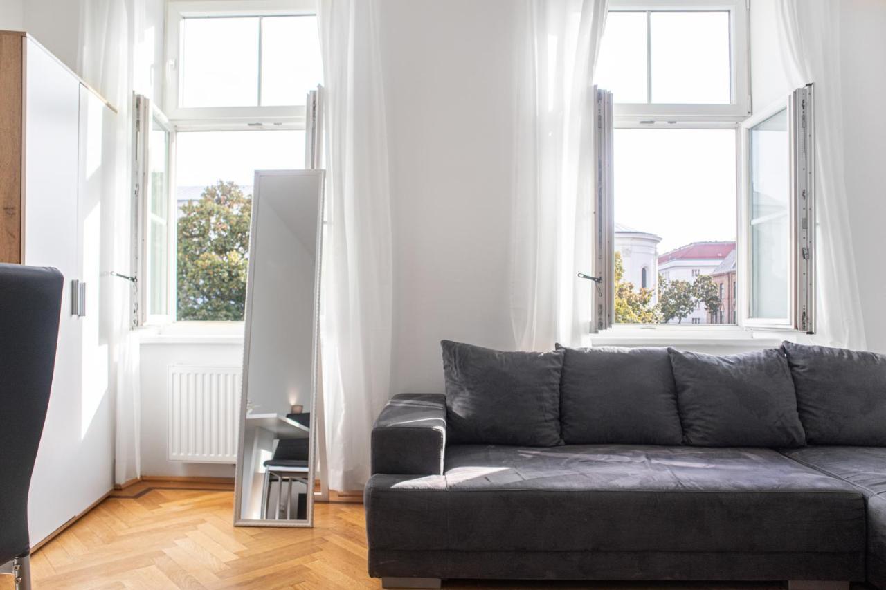 Superb 7Br Shared Apartment- Near Hauptbahnhof เวียนนา ภายนอก รูปภาพ