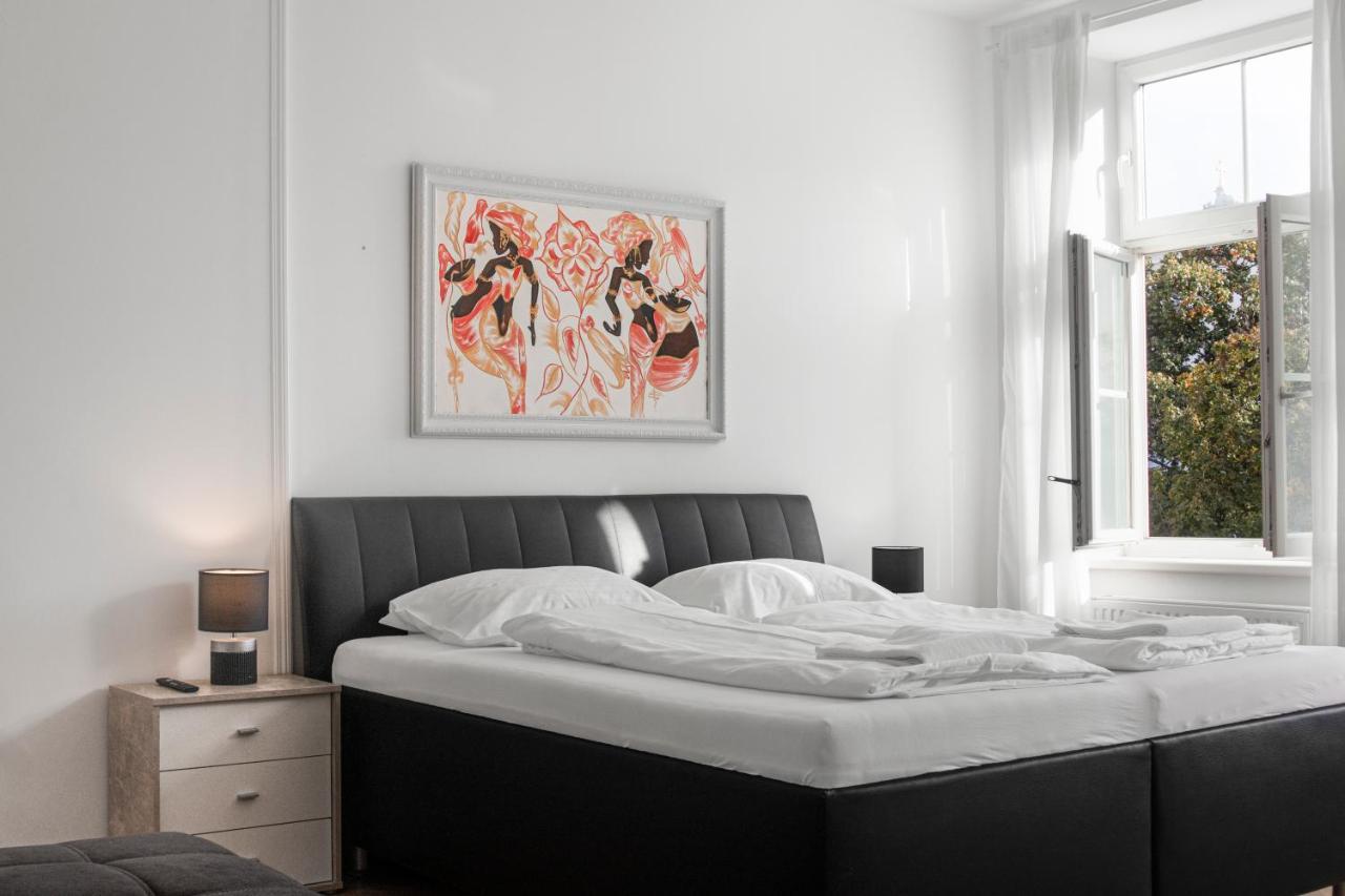 Superb 7Br Shared Apartment- Near Hauptbahnhof เวียนนา ภายนอก รูปภาพ