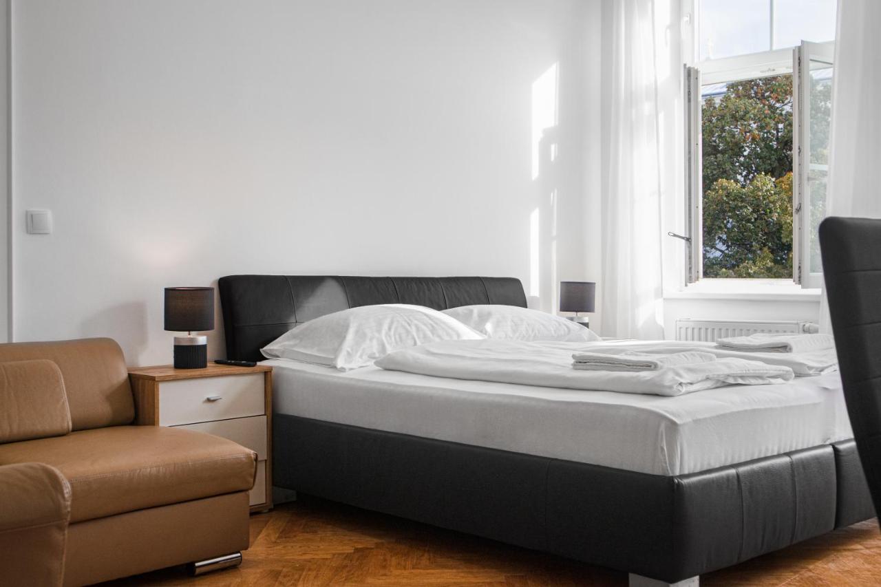 Superb 7Br Shared Apartment- Near Hauptbahnhof เวียนนา ภายนอก รูปภาพ