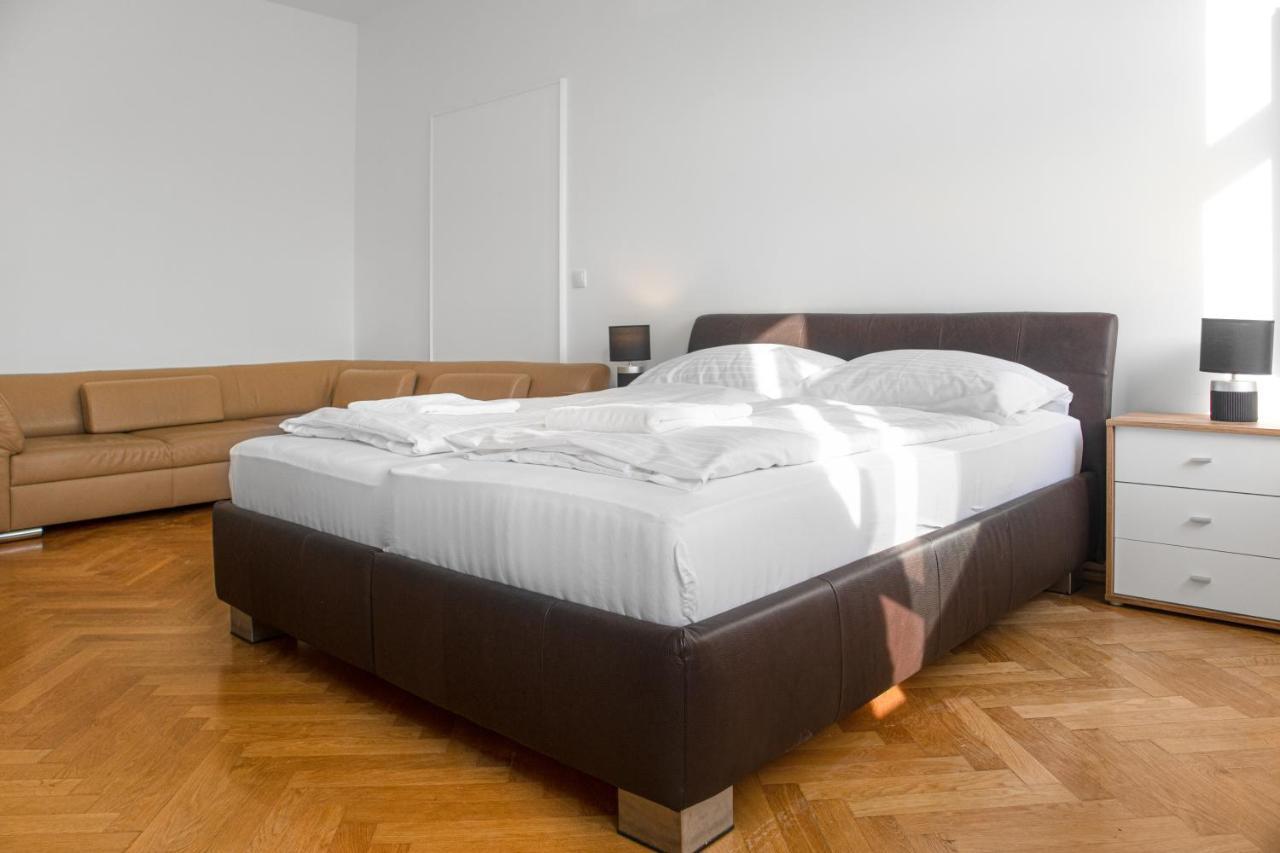 Superb 7Br Shared Apartment- Near Hauptbahnhof เวียนนา ภายนอก รูปภาพ